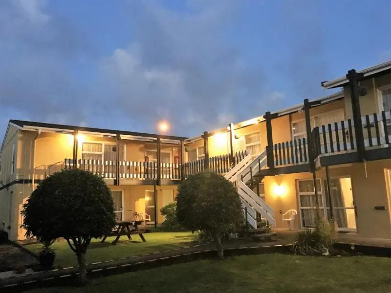 Parkside Motel And Apartments New Plymouth Buitenkant foto
